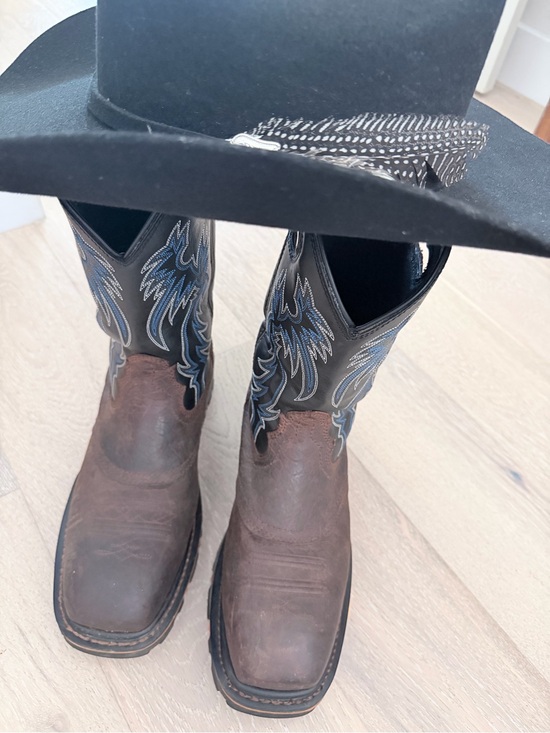 Cody James Other - Cody James Brown Leather Cowboy Boots with Embroidered Shaft - Carbon Fiber Toe